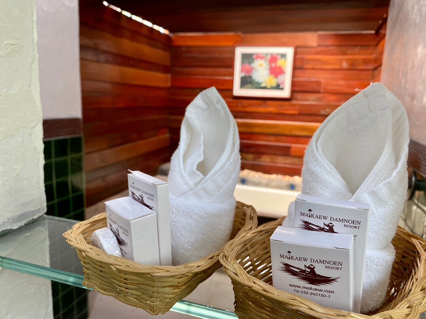 damnoen village | bathroom | separate bathtub and shower, free toiletries, hair dryer, slippers