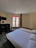 Ropa de cama de alta calidad, sistema de insonorización y wifi gratis 