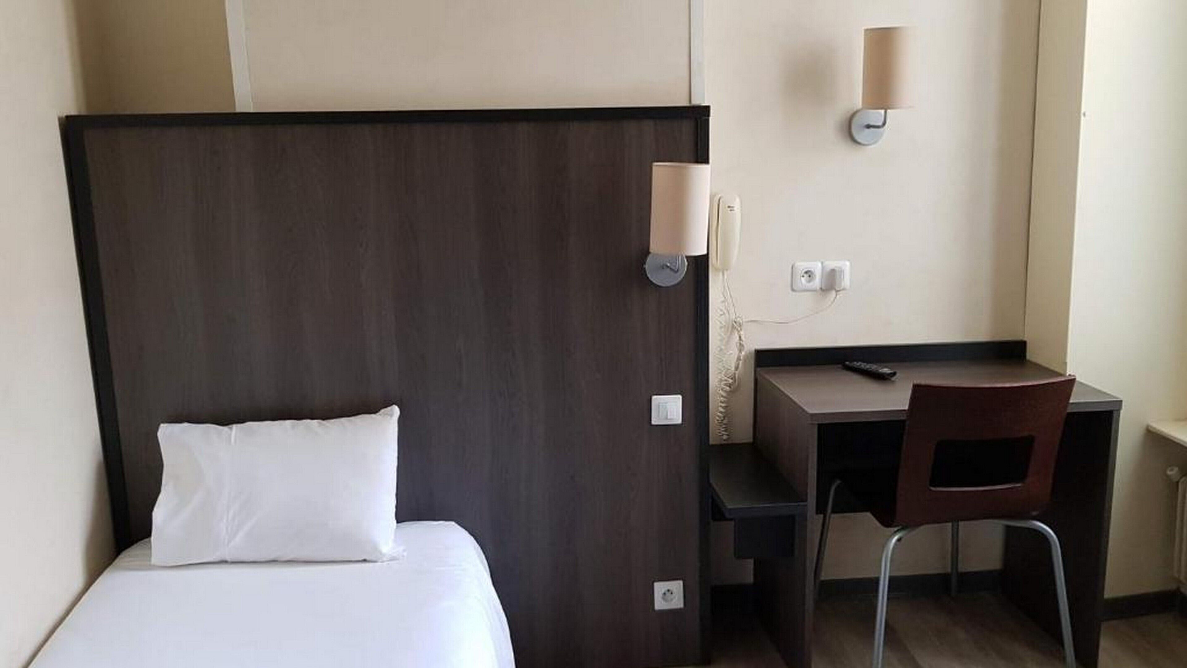 Premium bedding, soundproofing, free WiFi, bed sheets