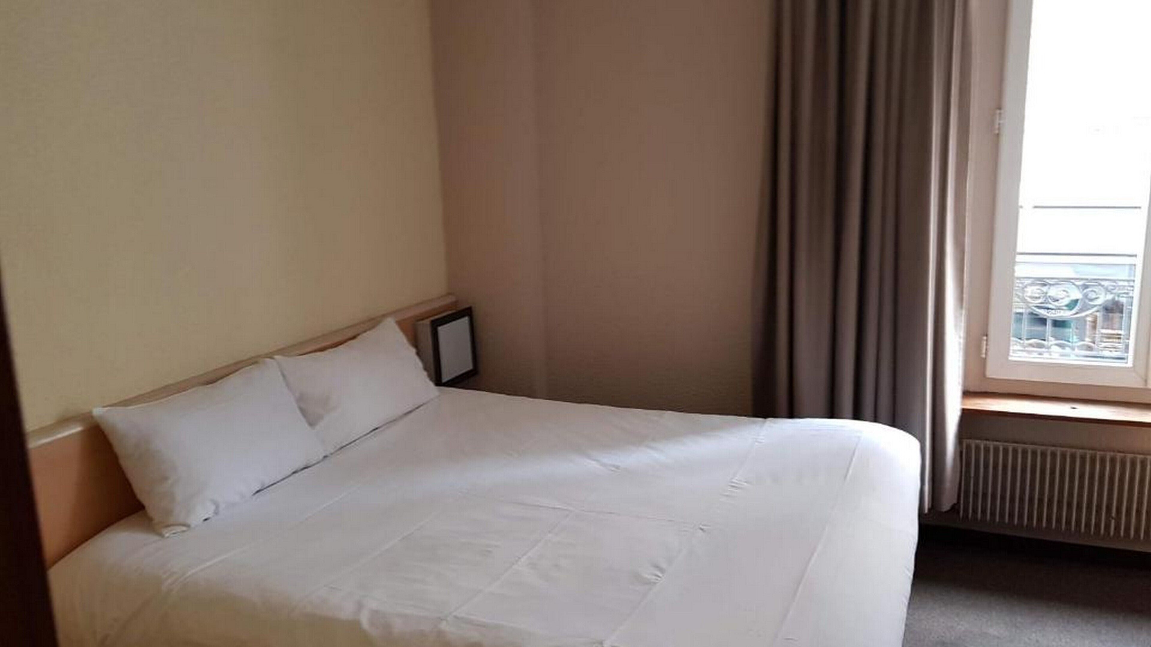 Premium bedding, soundproofing, free WiFi, bed sheets