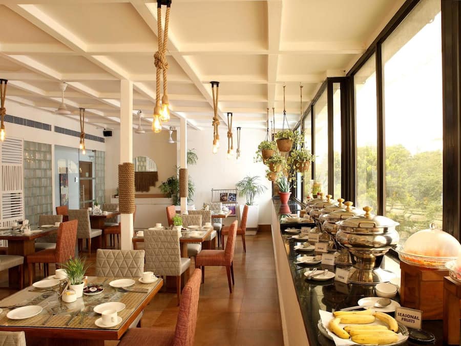 Breakfast, lunch, dinner served; international cuisine