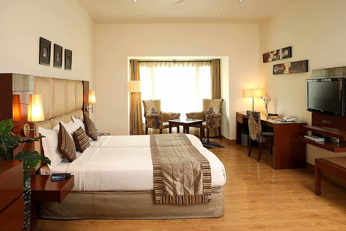 Suite | Minibar, in-room safe, desk, soundproofing