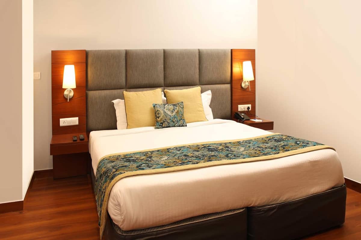 Suite | Minibar, in-room safe, desk, soundproofing