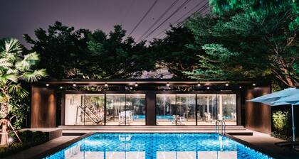 Sunday Platinum Suites