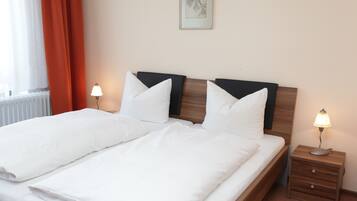 Doppelzimmer, Balkon | Hochwertige Bettwaren, individuell dekoriert, Schreibtisch