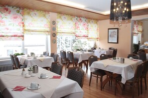 Desayuno buffet incluido todos los días 