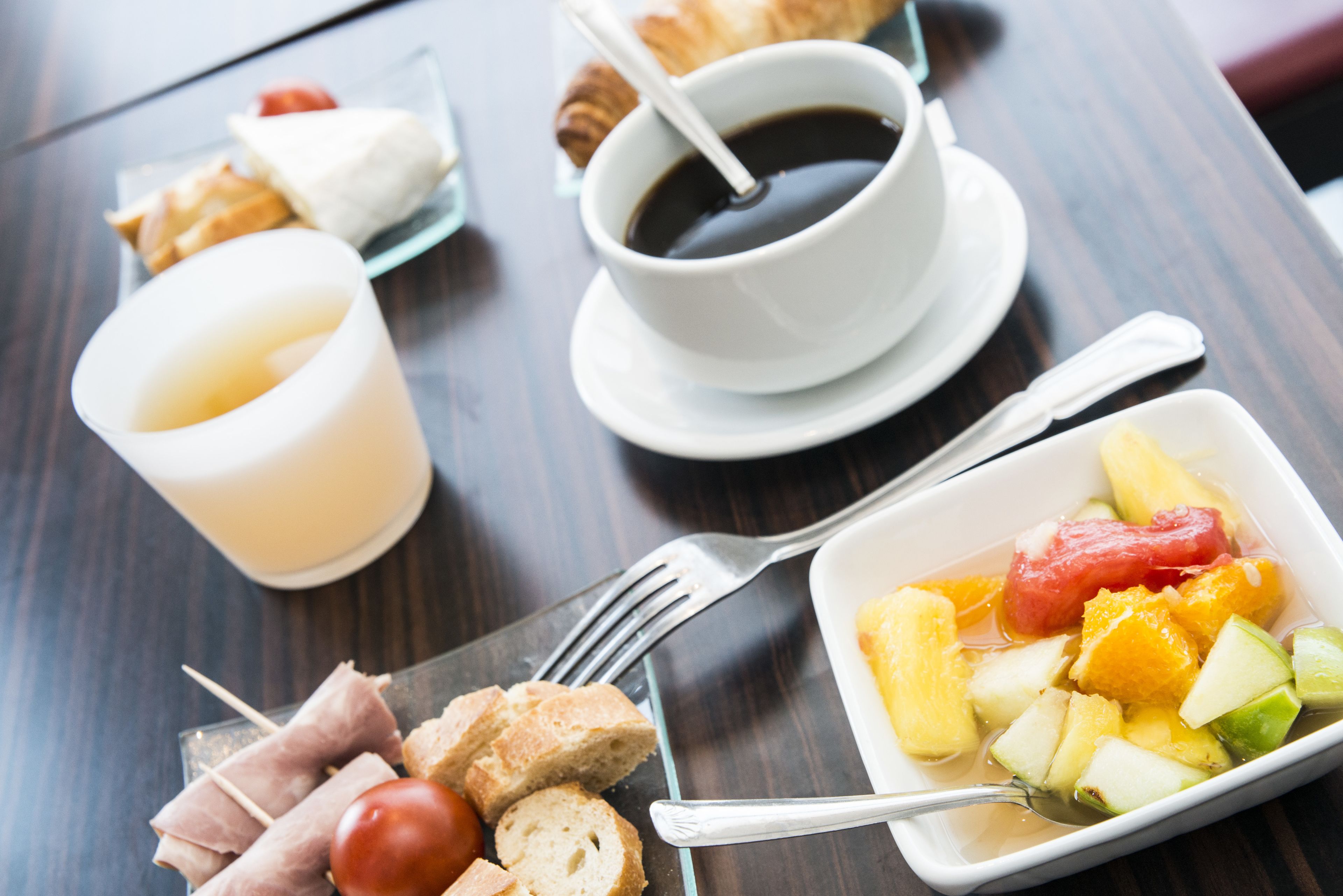 daily continental breakfast (eur 13 per person)