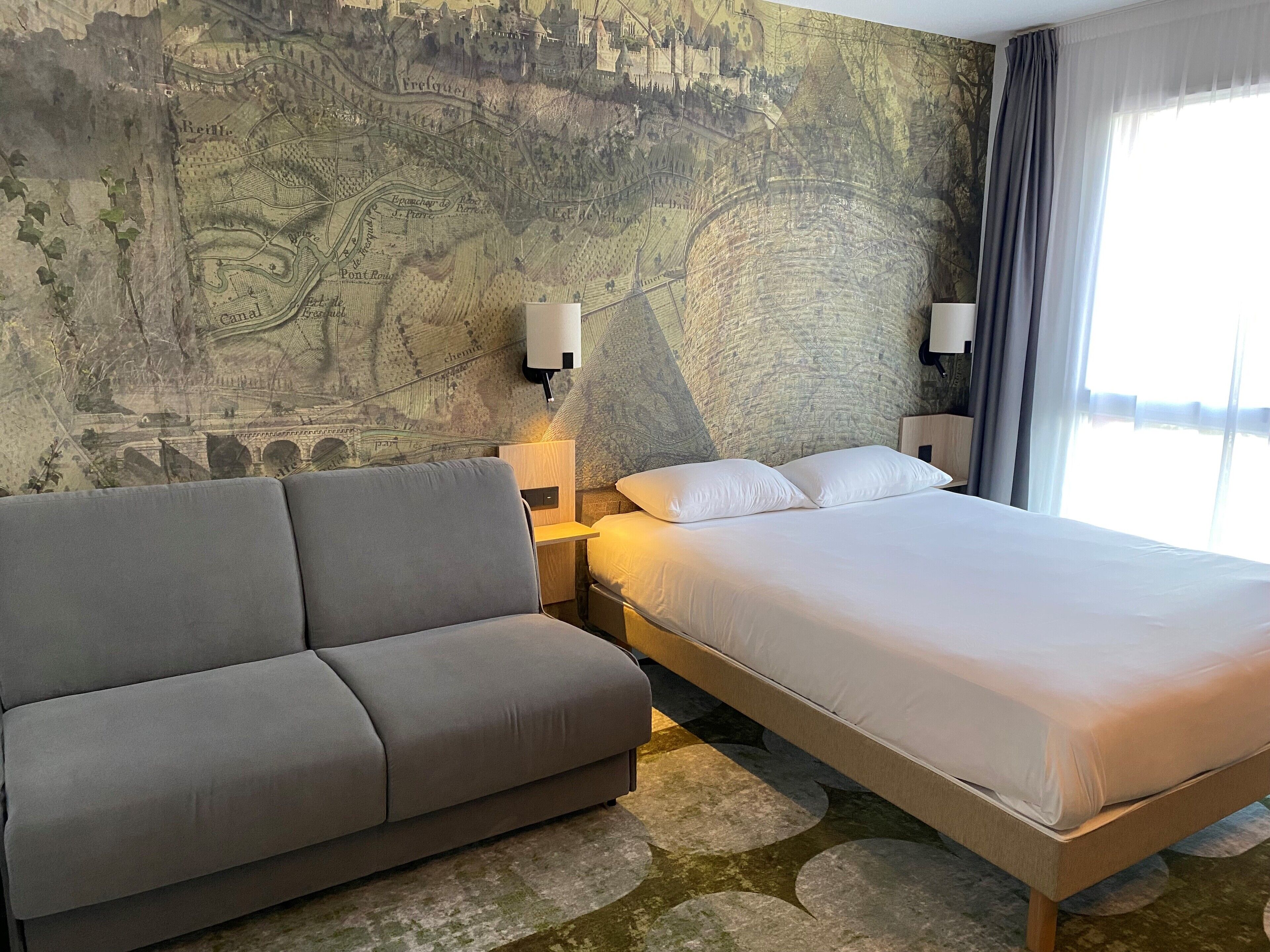 Bureau, espace de travail pour ordinateur portable, rideaux occultants