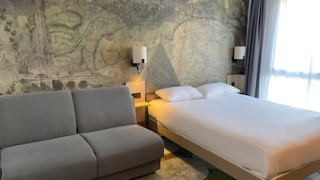 Bureau, espace de travail pour ordinateur portable, rideaux occultants