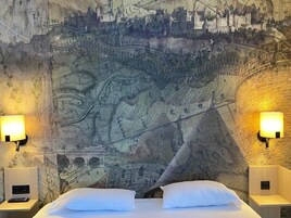 雙人房 | 書桌、筆電工作空間、遮光布/窗簾、隔音