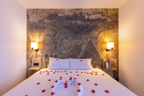 Bureau, espace de travail pour ordinateur portable, rideaux occultants