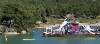 卡爾卡松紅橋飯店