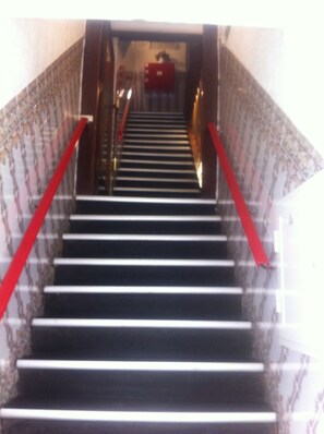 Interior entrance - Pensão Modelo (Lisbon)