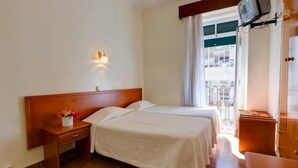 Double or Twin Room | WiFi (free) - Pensão Modelo (Lisbon)