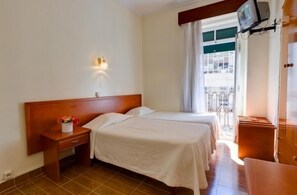 Double or Twin Room | Free WiFi - Pensão Modelo (Lisbon)