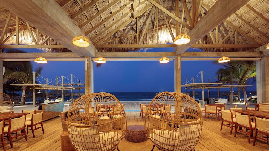 Indura Beach & Golf Resort, Curio Collection by Hilton