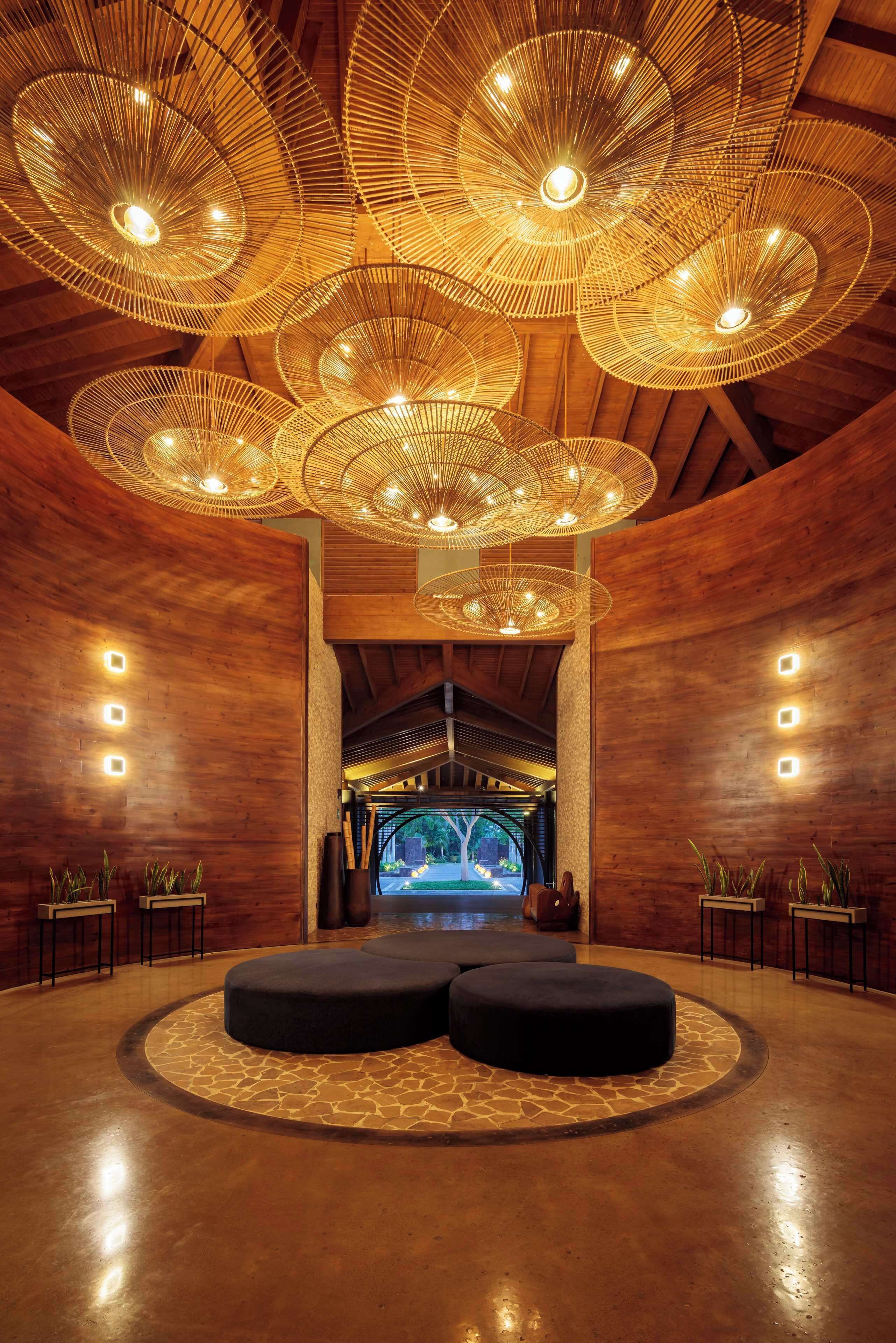 breakfast and lunch served