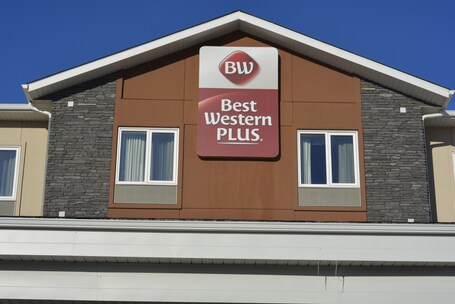 Best Western Plus Winnipeg West - Image 39