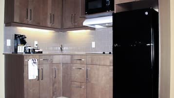 Suite, 1 King Bed with Sofa bed, Non Smoking, Kitchenette (with Sofabed) | Private kitchen