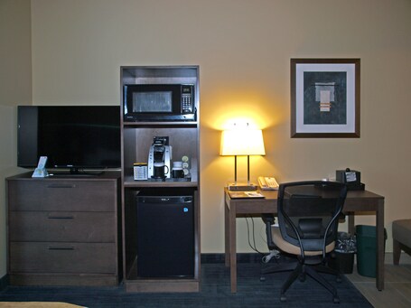 Best Western Plus Winnipeg West - Image 8