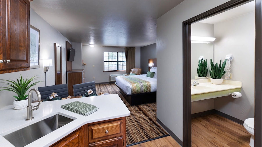 Extended Stay Airport