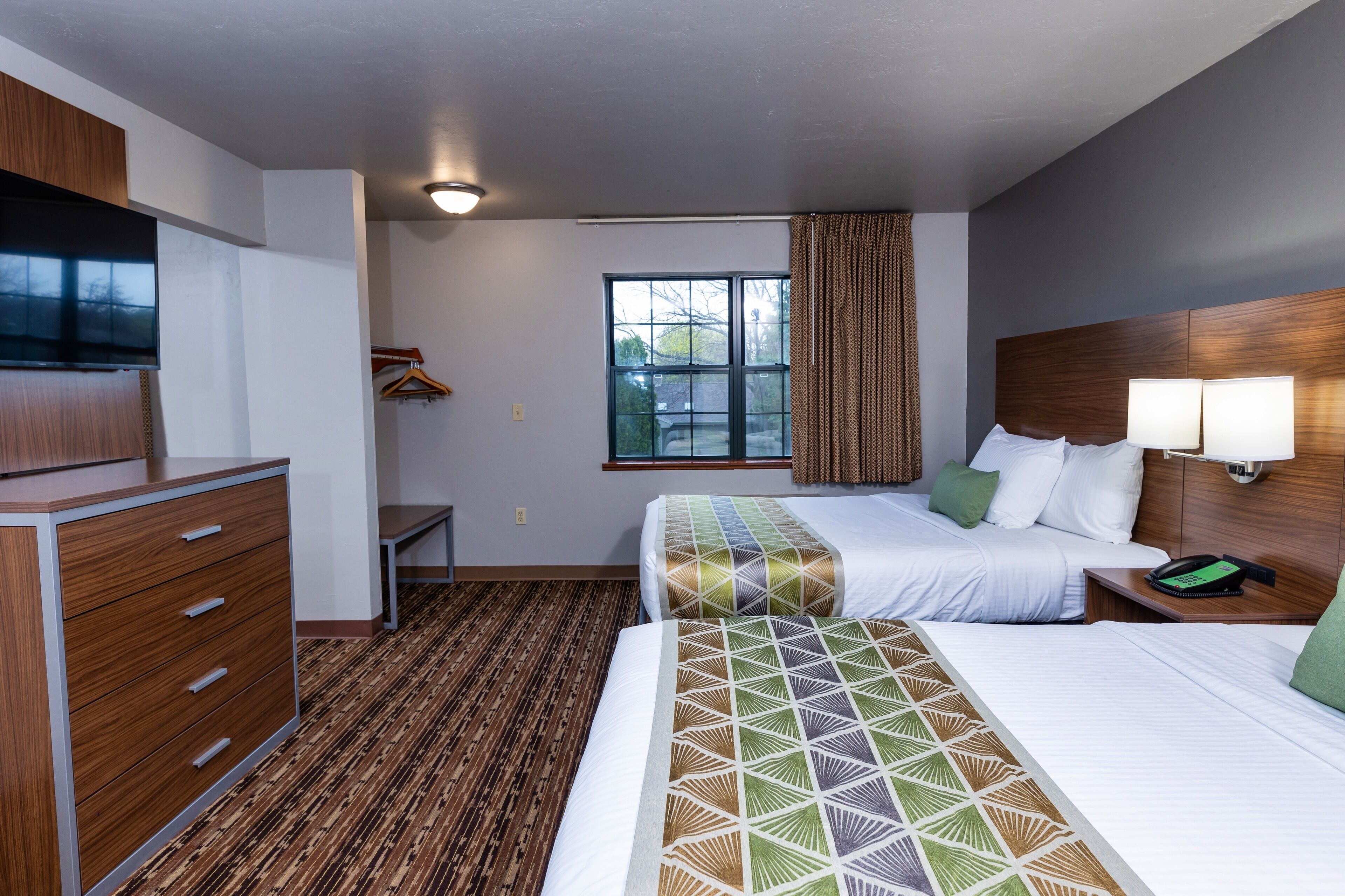 行政套房, 2 間臥室 | 特厚豪華床墊、獨特設計、獨特裝修、書桌