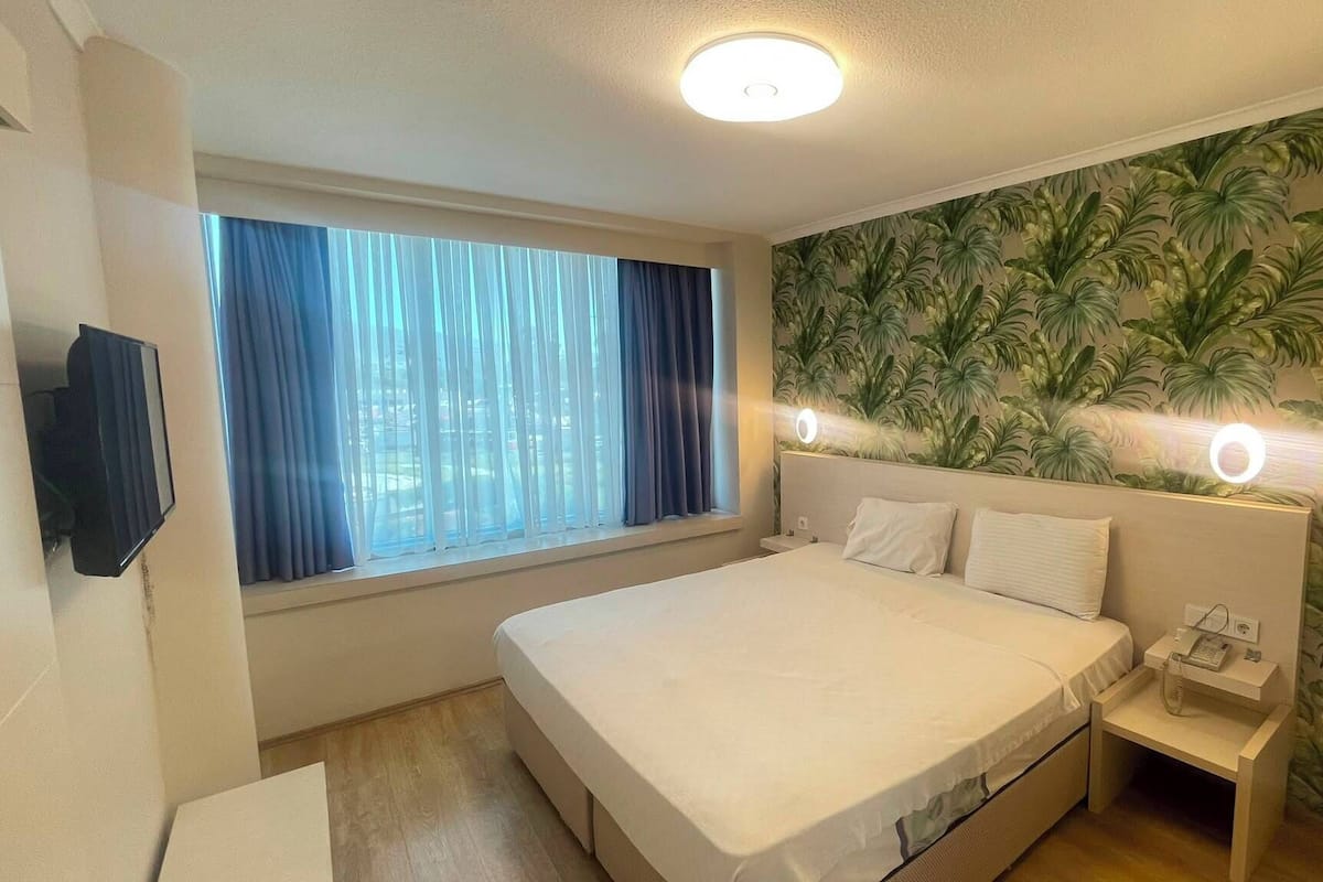 Suite Room | 迷你吧、客房内保险箱、免费 WiFi