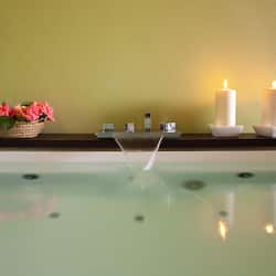 Junior Suite (Deluxe) | Tab spa persendirian