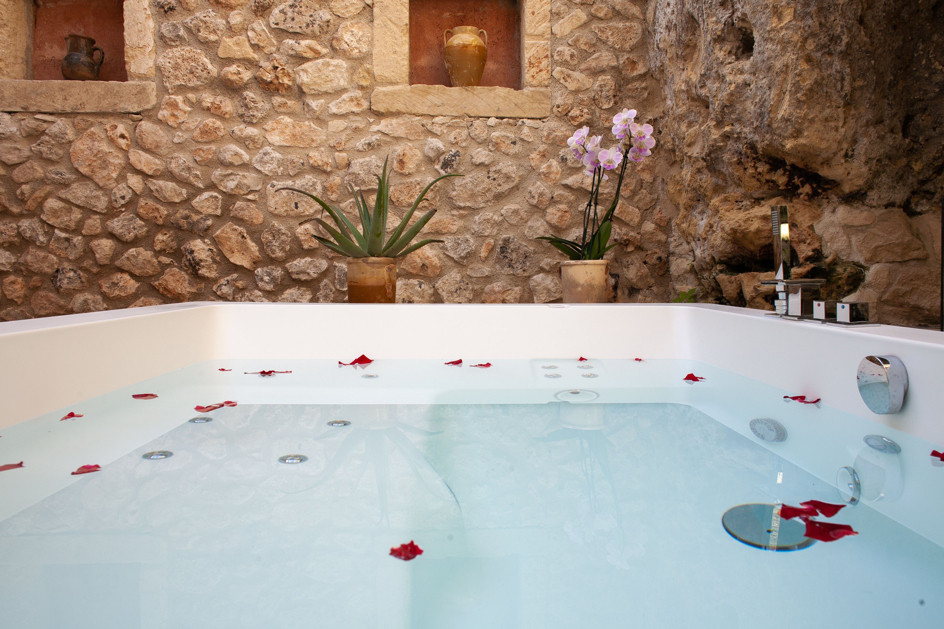Junior Suite (Executive) | Private spa tub