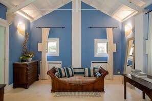 Junior Suite (Executive) | Living area