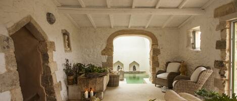 Bain à remous, sources chaudes/minérales, hammam, soins corporels