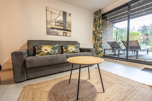 Phòng (Quadruple Room Garden View) | Bộ đồ giường cao cấp, phòng cách âm, bàn ủi/dụng cụ ủi quần áo