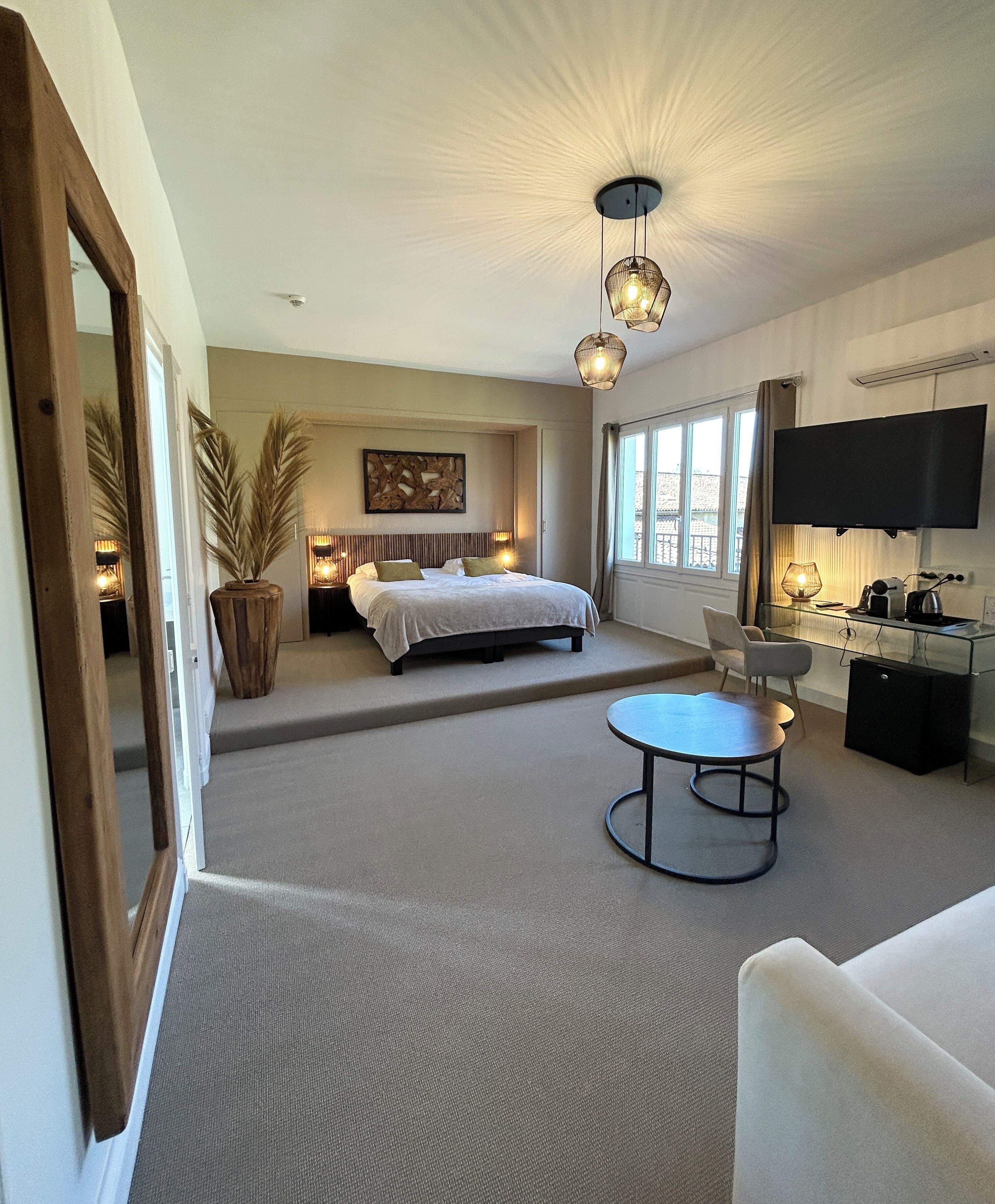 스위트, 정원 전망 | 고급 침구, 방음 설비, 다리미/다리미판, 무료 WiFi