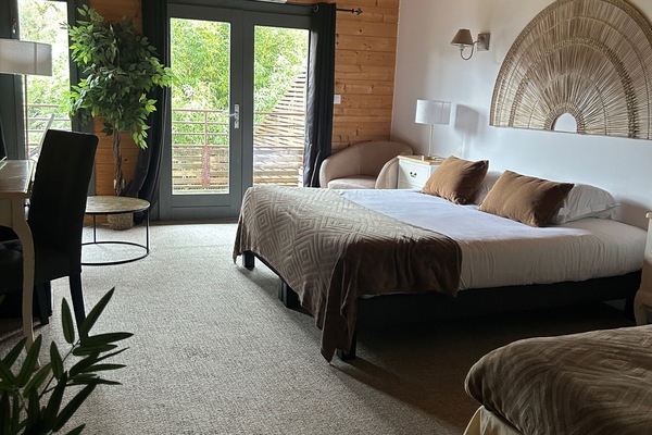 Suite junior | Ropa de cama de alta calidad y sistema de insonorización