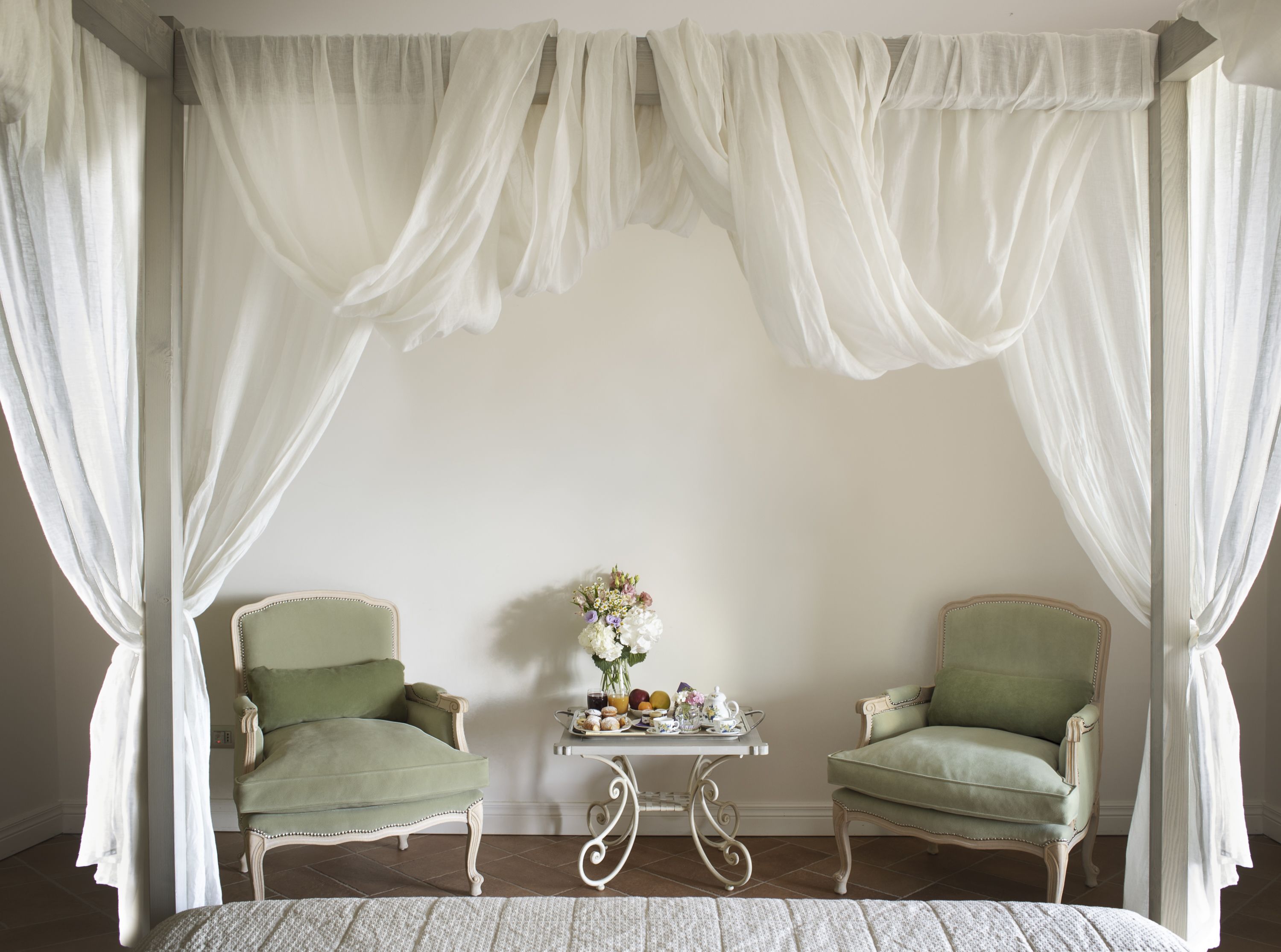 Suite, 1 très grand lit, vue colline