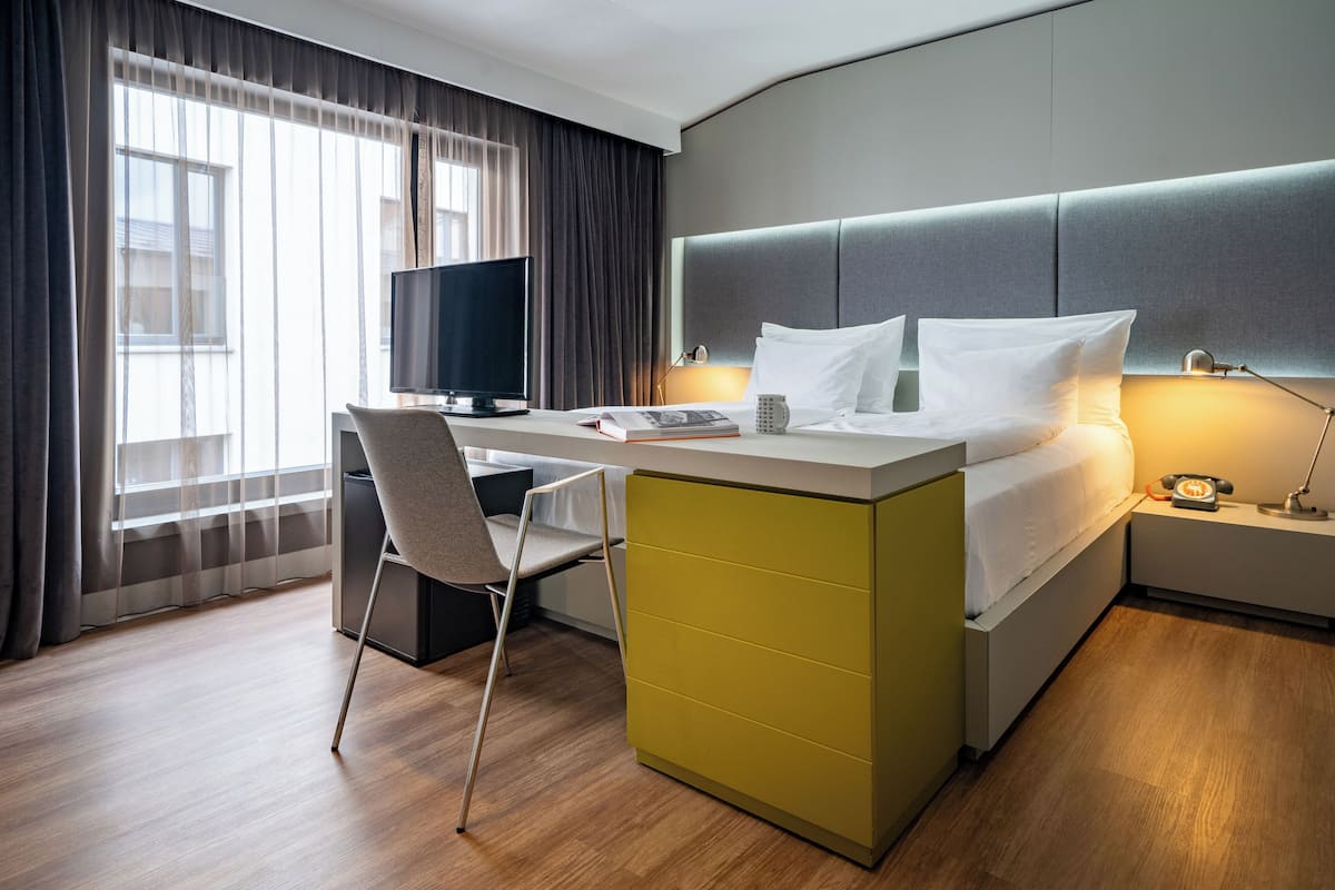 The Innside Premium Room | Hypo-allergenic bedding available, memory foam beds
