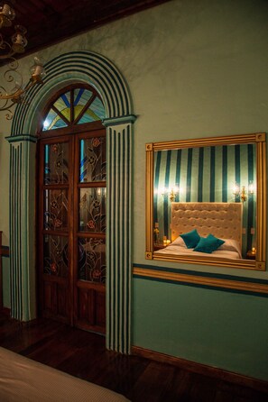 Presidential Suite | In-room safe, free WiFi, bed sheets