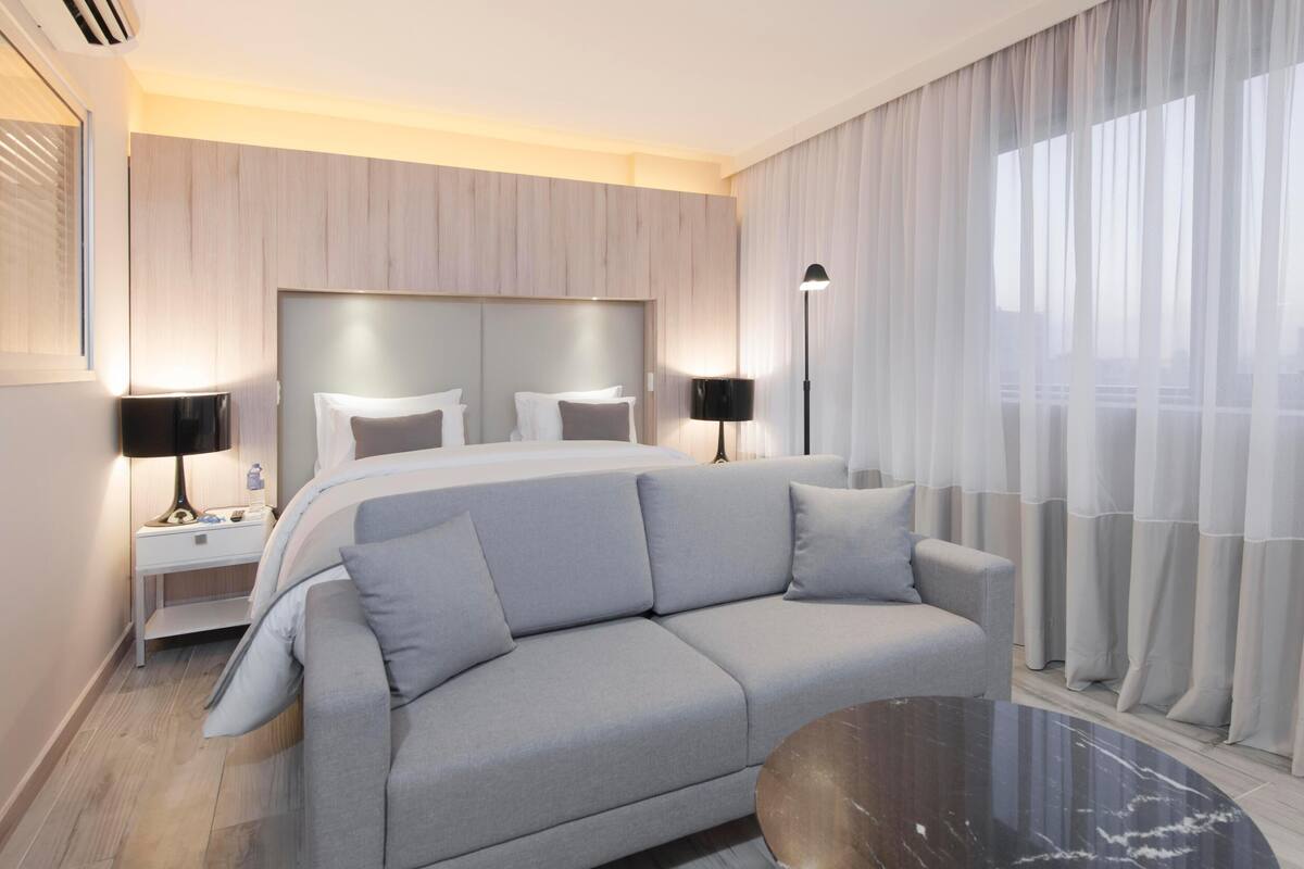 Minibar, in-room safe, desk, blackout curtains