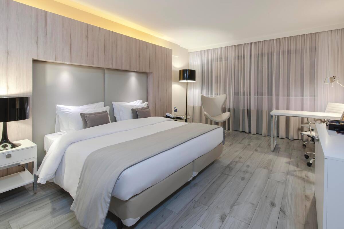Minibar, in-room safe, desk, blackout curtains