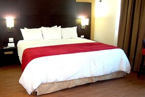 Rom – standard | Sengetøy av topp kvalitet, dundyner og senger med overmadrass