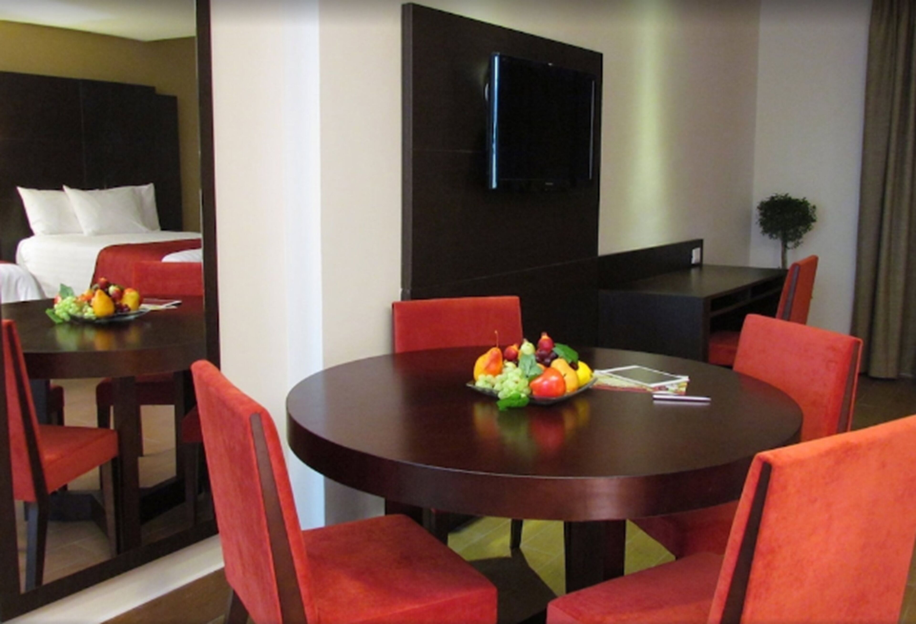 junior room | in-room dining