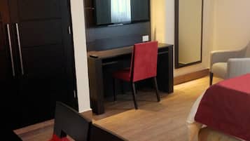 Suite | Luxe beddengoed, donsdekens, pillowtop-bedden, een kluis op de kamer