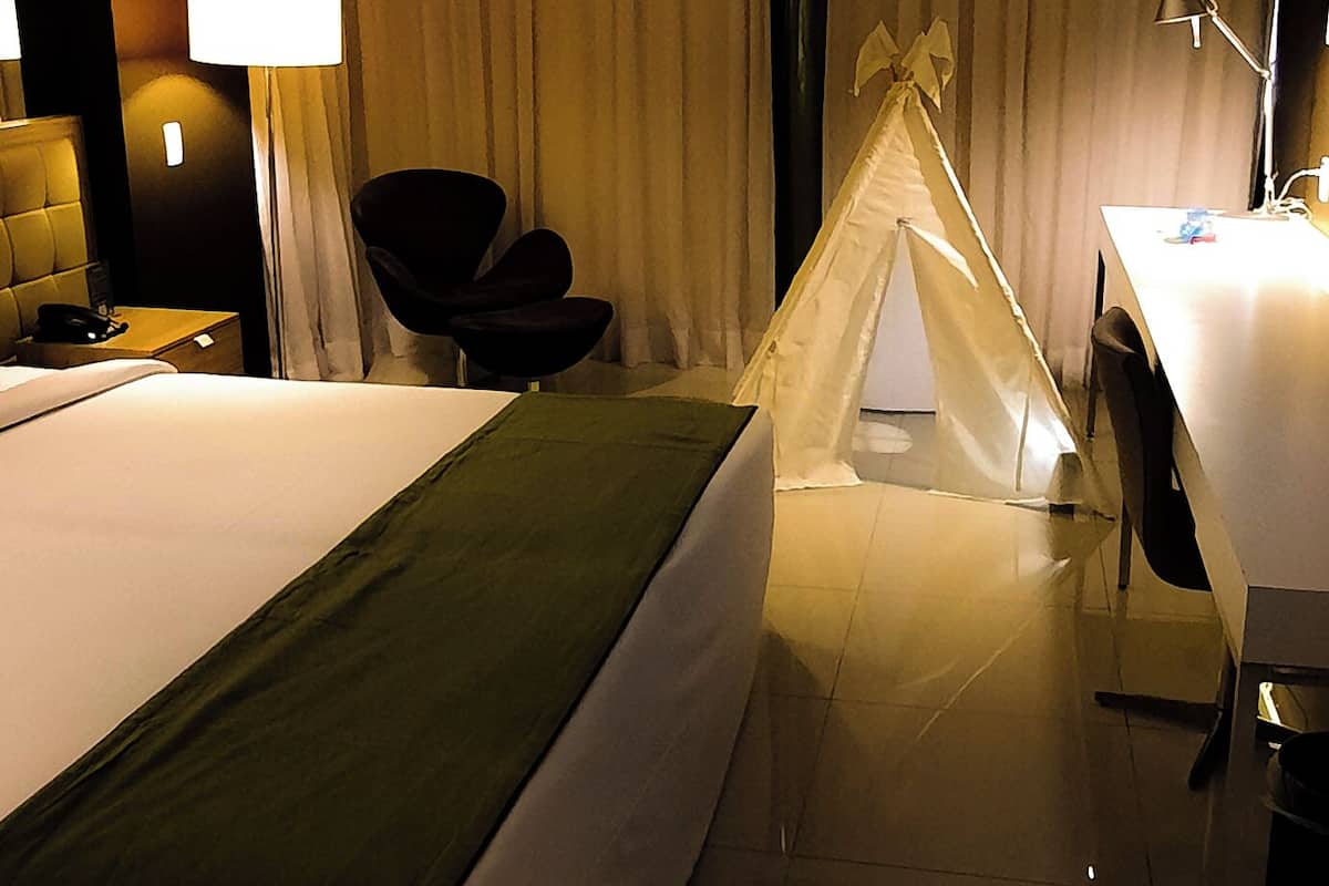 Family Room, Multiple Beds