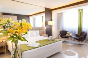 Habitación Deluxe | Minibar, caja fuerte, escritorio y espacio para trabajar con un portátil