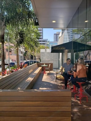 Outdoor banquet area - Esuites Savassi Toscanini (Belo Horizonte)