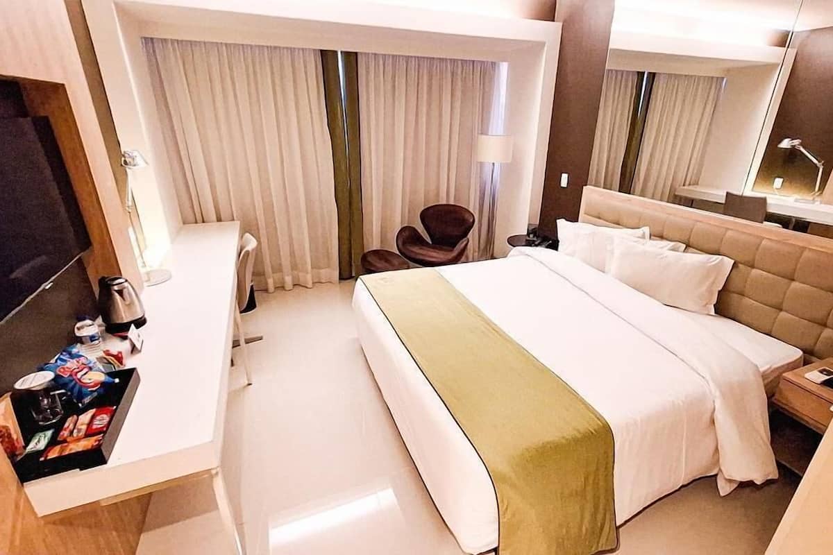 1 slaapkamer, een minibar, een kluis op de kamer, een bureau