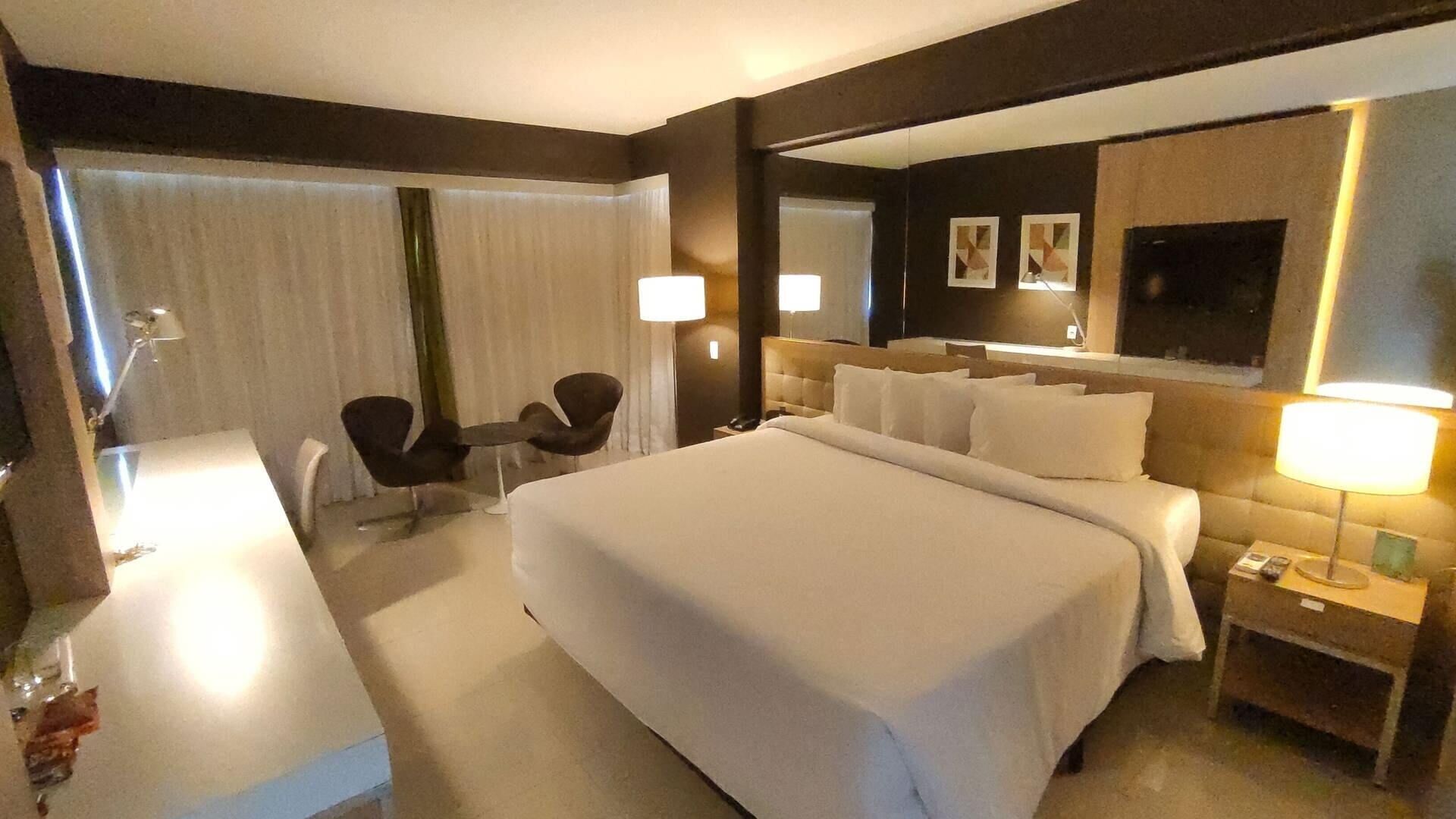 Minibar, una cassaforte in camera, una scrivania, postazione laptop