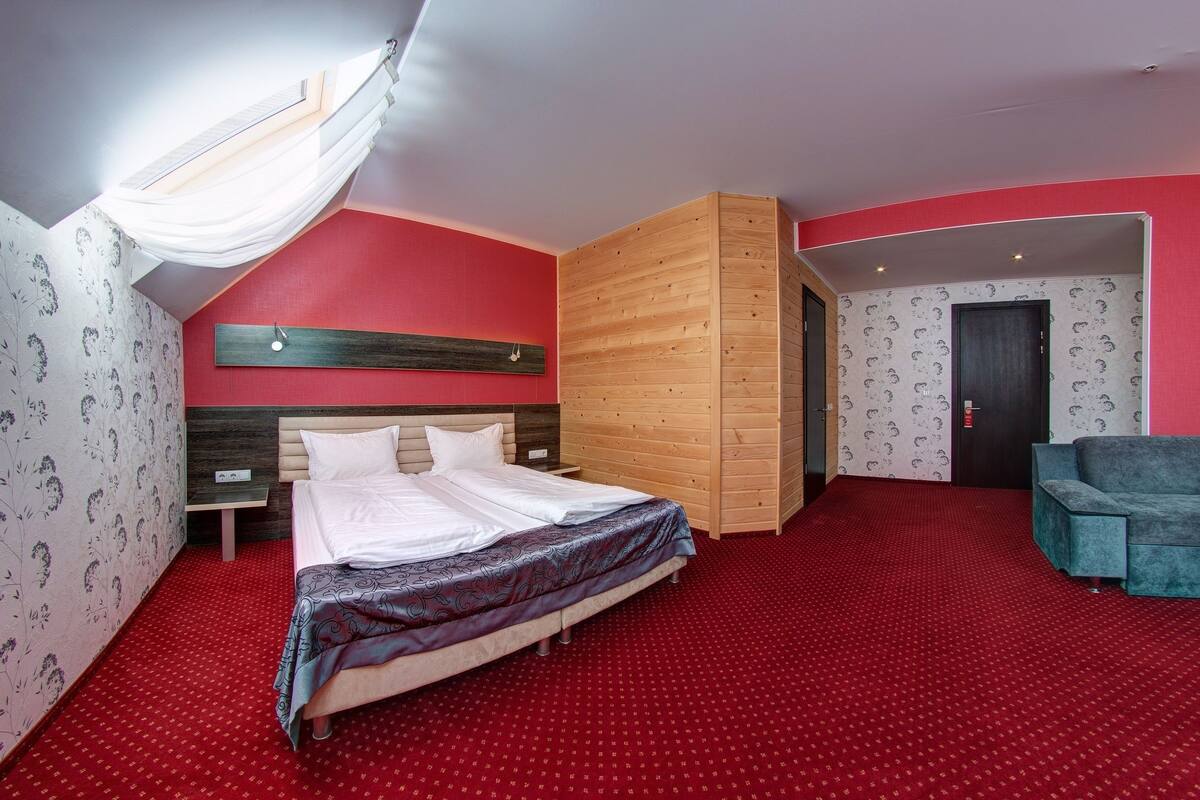 Suite (Mansard) | In-room safe, WiFi (free)