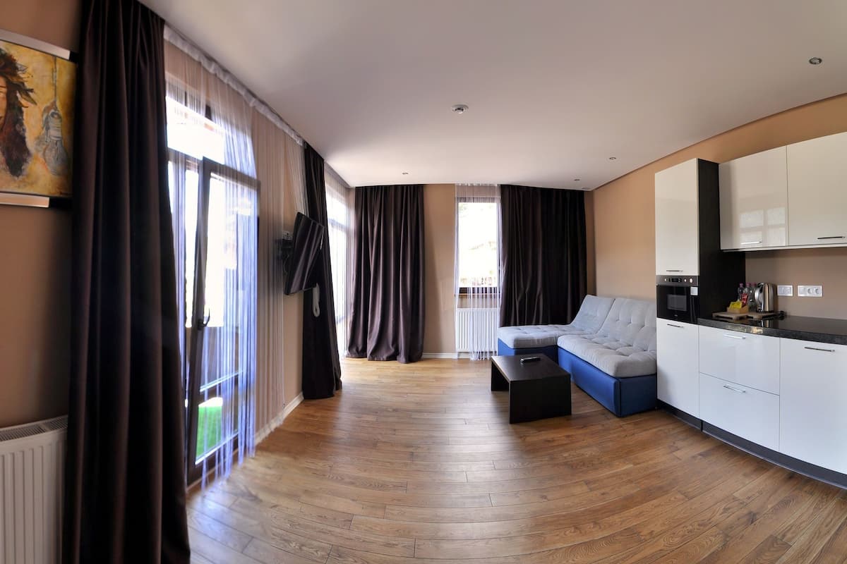 Deluxe Room, Kitchenette | In-room safe, free WiFi