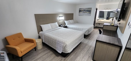 华丽客房, 2 张大床, 无烟房, 冰箱和微波炉 | 记忆海绵床垫、办公桌、笔记本电脑工作区、遮光窗帘